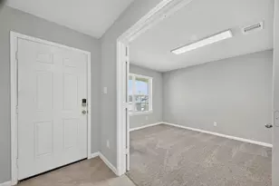 718 Harvest Bluff Dr, Rosharon, TX 77583 - Photo 4