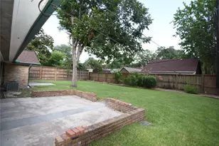 10511 Eddystone Dr, Houston, TX 77043 - Photo 26