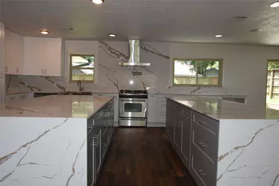 10511 Eddystone Drive, Houston, TX 77043 - Photo 6
