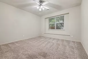 4921 Summer Ridge Dr, Conroe, TX 77303 - Photo 8