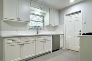 5905 Darnell St, Houston, TX 77074 - Photo 6