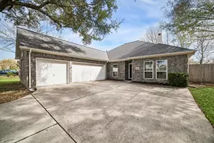 806 Charles Pl, Baytown, TX 77521 - Photo 2