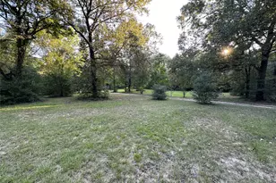 23161 Henson Rd, Montgomery, TX 77356 - Photo 2