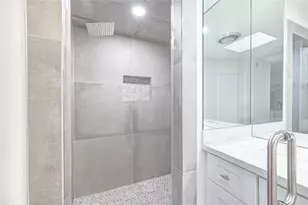 50 Saddlebrook Ln, Houston, TX 77024 - Photo 26