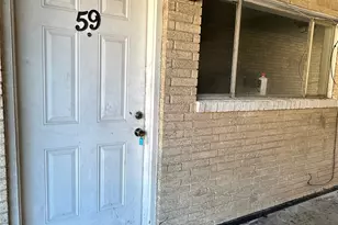 516 Holiday Dr, Galveston, TX 77550 - Photo 4