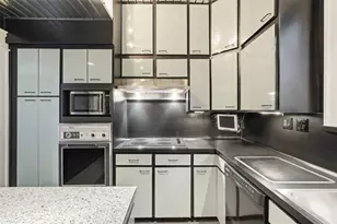 110 Stratford St, Houston, TX 77006 - Photo 14