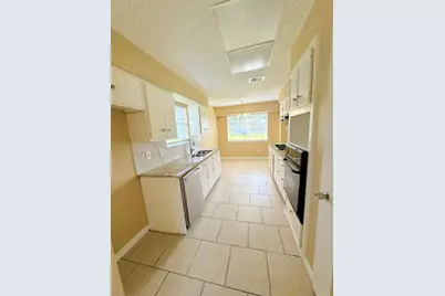 12210 Roandale Drive, Houston, TX 77048 - Photo 6