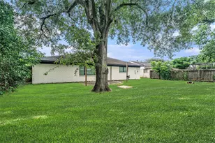 12215 Hillcroft St, Houston, TX 77035 - Photo 22