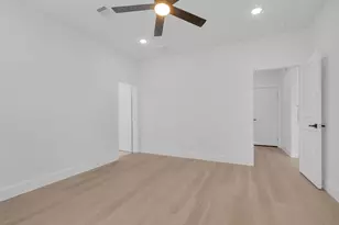 8646 Valley Gold Ct, Houston, TX 77078 - Photo 16