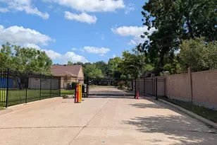 1310 E James St, Baytown, TX 77520 - Photo 22