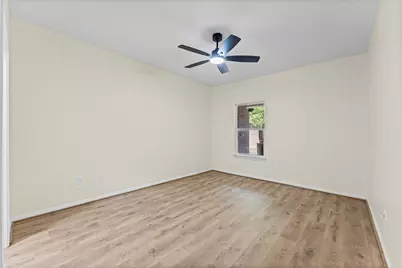 1310 E James Street #19, Baytown, TX 77520 - Photo 10