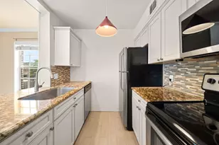 421 Emerson St, Houston, TX 77006 - Photo 8