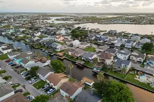4 N Sandpiper St, La Marque, TX 77568 - Photo 4