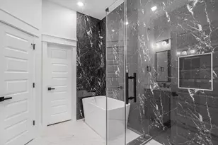 4825 Pederson St, Houston, TX 77033 - Photo 8