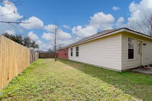 9823 Cassowary Dr, Conroe, TX 77385 - Photo 42