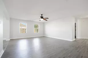 9823 Cassowary Dr, Conroe, TX 77385 - Photo 6