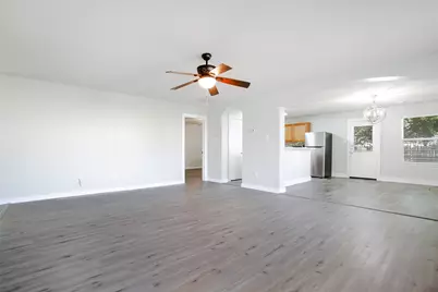 9823 Cassowary Drive, Conroe, TX 77385 - Photo 8