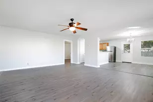 9823 Cassowary Dr, Conroe, TX 77385 - Photo 8
