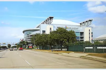 2702 S Glen Haven Boulevard, Houston, TX 77025 - Photo 24