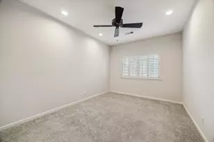 2702 S Glen Haven Blvd, Houston, TX 77025 - Photo 14