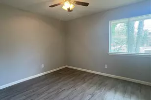 7622 Bubbling Spring Ln, Houston, TX 77086 - Photo 10