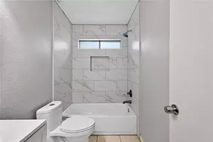 7622 Bubbling Spring Ln, Houston, TX 77086 - Photo 16