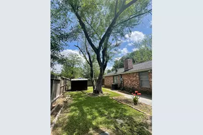 7622 Bubbling Spring Lane, Houston, TX 77086 - Photo 18