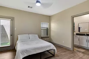 837 W 25th St, Houston, TX 77008 - Photo 8
