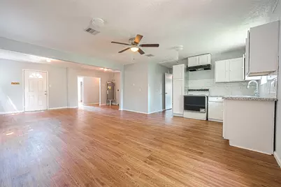 4810 Carmen Street, Houston, TX 77033 - Photo 4