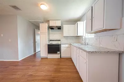 4810 Carmen Street, Houston, TX 77033 - Photo 8