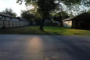 2109 Sam Wilson St, Houston, TX 77020 - Photo 4