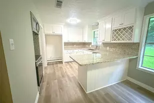 3640 Whippoorwill St, Pinehurst, TX 77630 - Photo 6