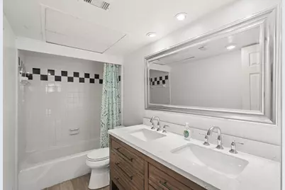 4637 Wild Indigo Street #492, Houston, TX 77027 - Photo 20