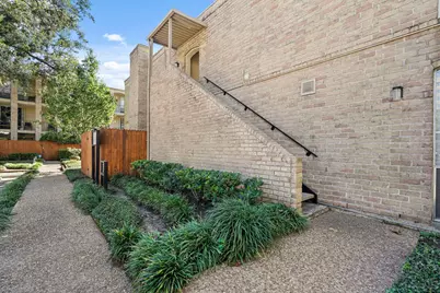 4637 Wild Indigo Street #492, Houston, TX 77027 - Photo 2