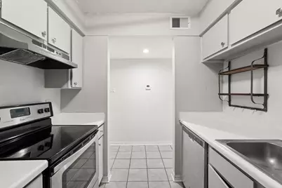 4637 Wild Indigo Street #492, Houston, TX 77027 - Photo 12