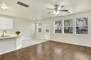 39 Camellia Grove Circle, The Woodlands, TX 77382 - Photo 10