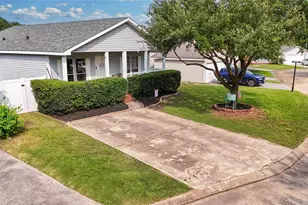 10130 Summerberry Ln, Tomball, TX 77375 - Photo 2