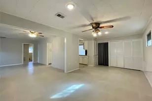 1112 Southampton Rd, Angleton, TX 77515 - Photo 8