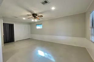 1112 Southampton Rd, Angleton, TX 77515 - Photo 10