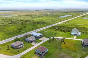 986 Tuna Dr, Crystal Beach, TX 77650 - Photo 34