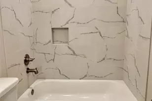 1105 W Bayshore Dr, Palacios, TX 77465 - Photo 16