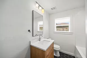 9715 Greenwillow St, Houston, TX 77096 - Photo 18