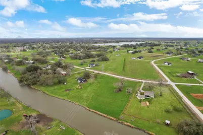 708 Winchester Trail, Angleton, TX 77515 - Photo 4