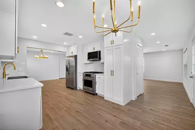 12615 Verdant Brook Drive, Houston, TX 77085 - Photo 10