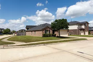 2022 Wellfleet Xing, Fresno, TX 77545 - Photo 4