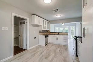 4621 W 43rd St, Houston, TX 77092 - Photo 10