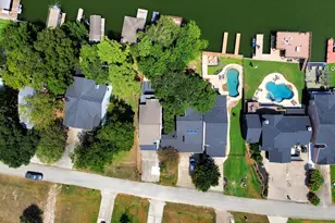 854 Lake View Dr, Montgomery, TX 77356 - Photo 2
