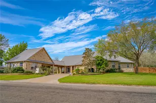 202 W North St, Weimar, TX 78962 - Photo 28