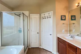 15806 Egret Field Ln, Houston, TX 77049 - Photo 14