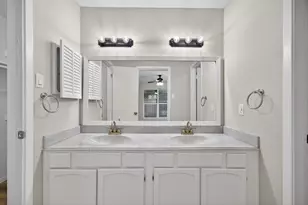 4800 Oak Hollow St, Baytown, TX 77521 - Photo 20